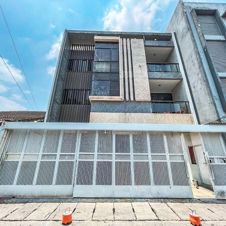 Beranda Istirahat Grogol Yakarta Exterior foto